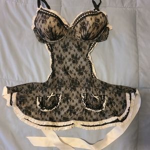 VS Maid lingerie